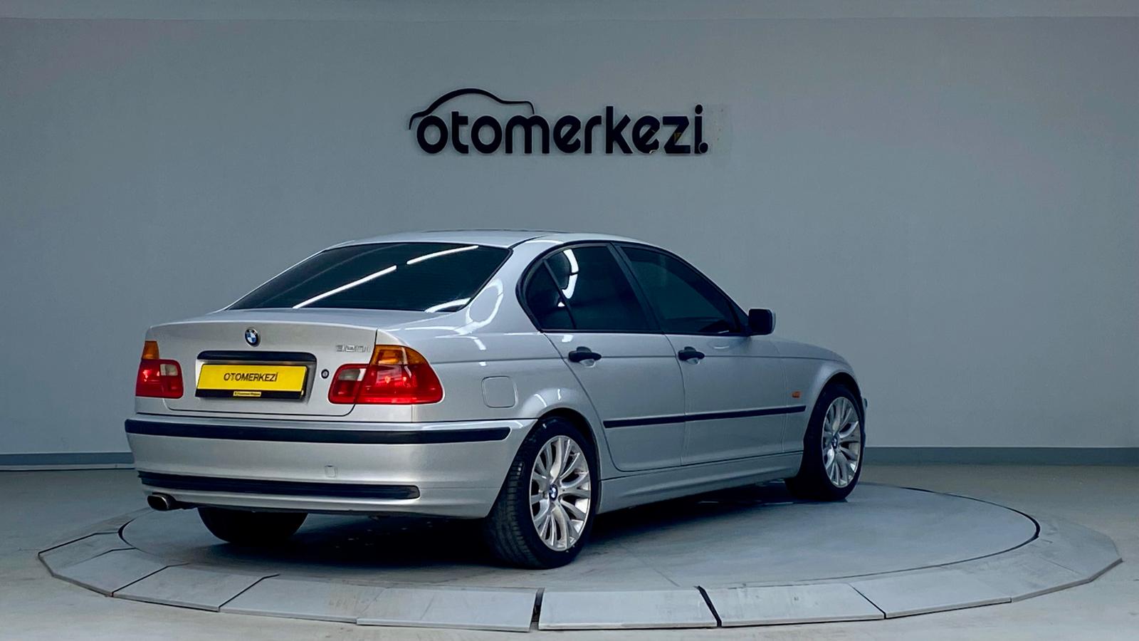 BMW 318i 21